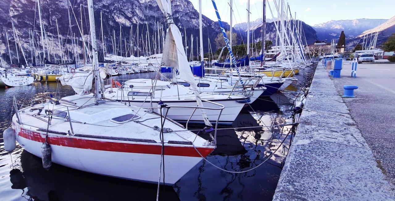 Garda Lake Aloha Apartment Torbole Sul Garda Bagian luar foto