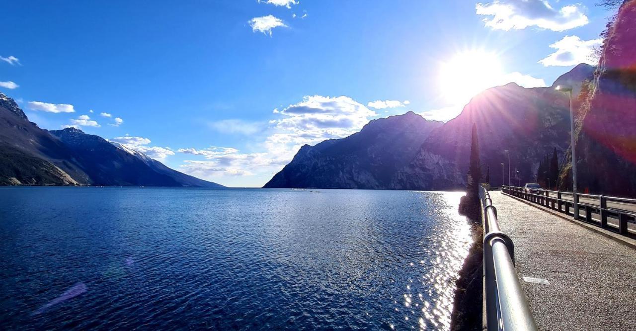 Garda Lake Aloha Apartment Torbole Sul Garda Bagian luar foto